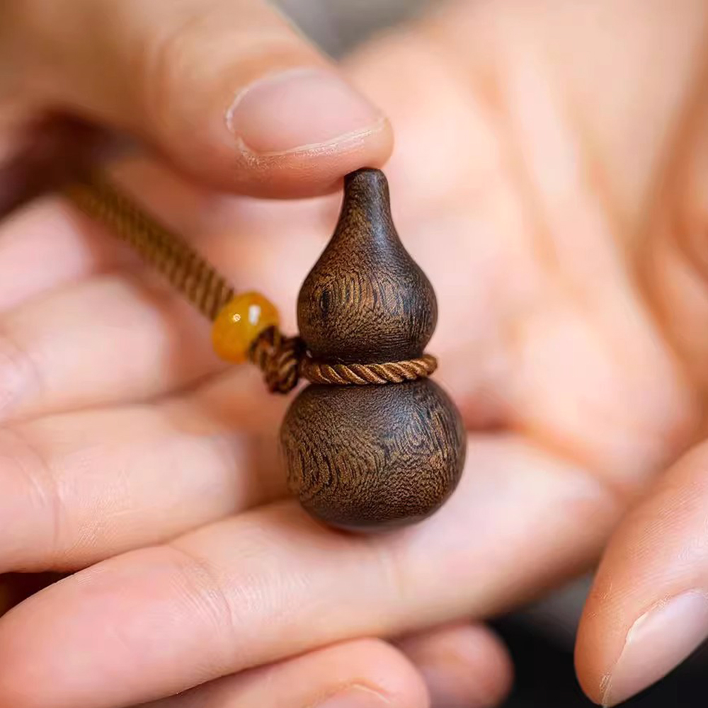 Zen Yoga Fitness - Kalung Labu Cendana Ukiran Tangan Gaya