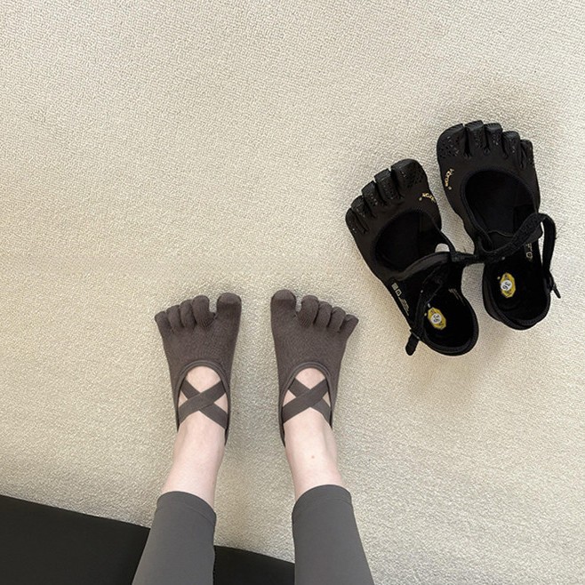 Yoga And Fitness Studio - Kaos Kaki Yoga Wanita dengan Tali