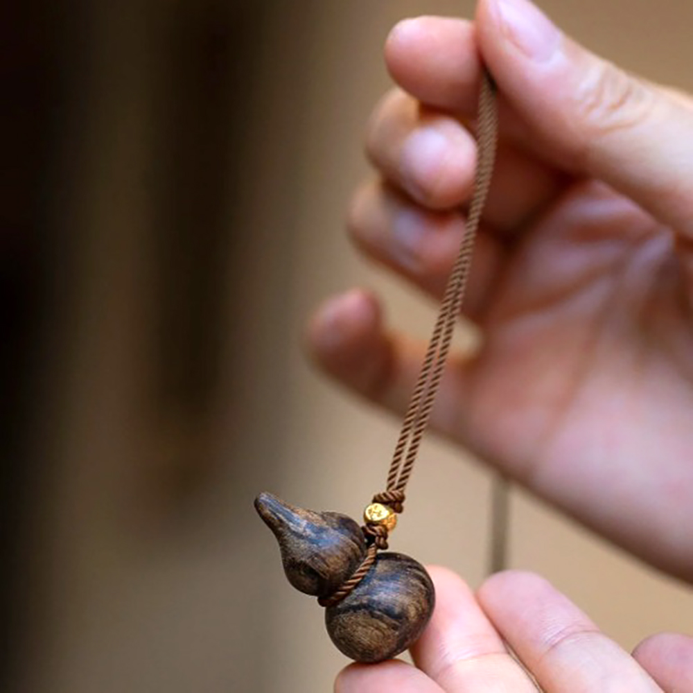 Kalung Labu Cendana Ukiran Tan - Zen Yoga Fitness ulasan dan harga
