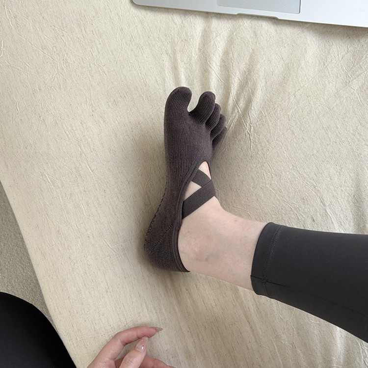 Kaos Kaki Yoga Wanita dengan T - Yoga And Fitness Studio ulasan dan harga